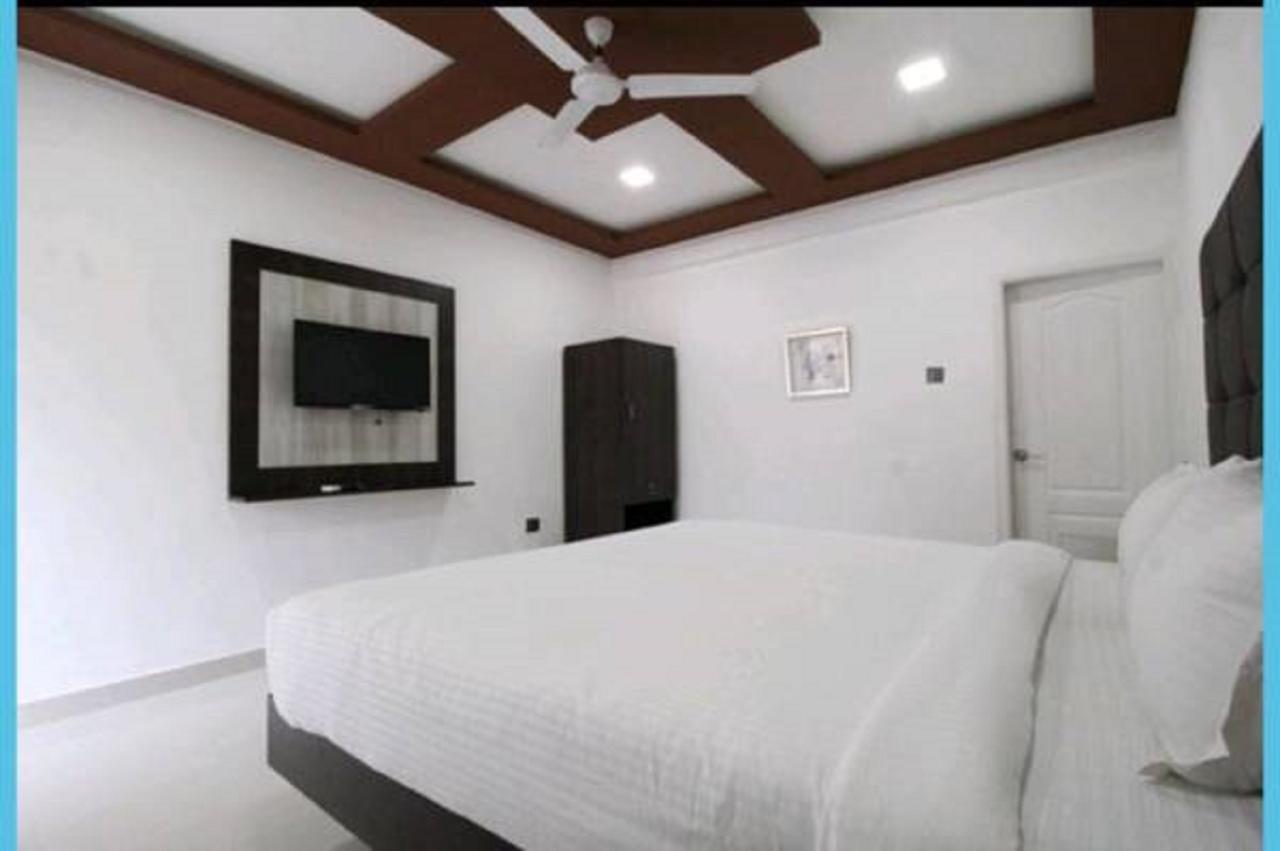Seashore Beach Resort Calangute Bagian luar foto