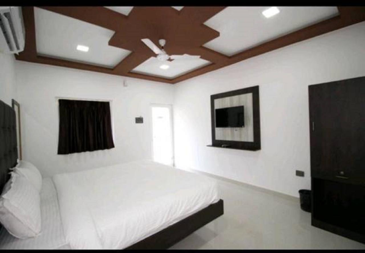 Seashore Beach Resort Calangute Bagian luar foto